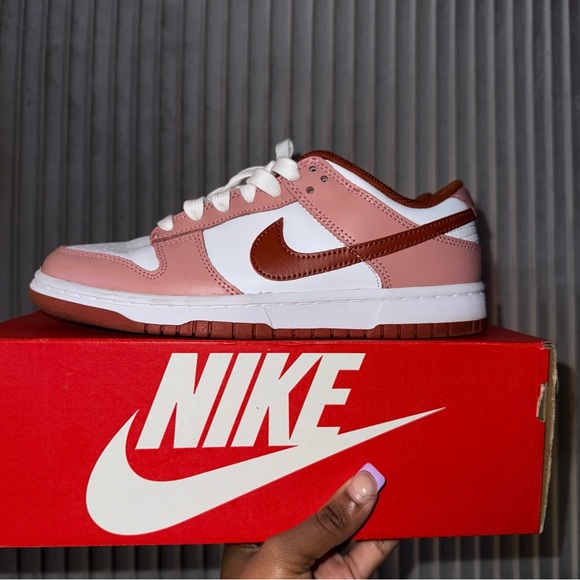 Nike Women's Sneakers in Pink and Brown - Picture 1 of 6